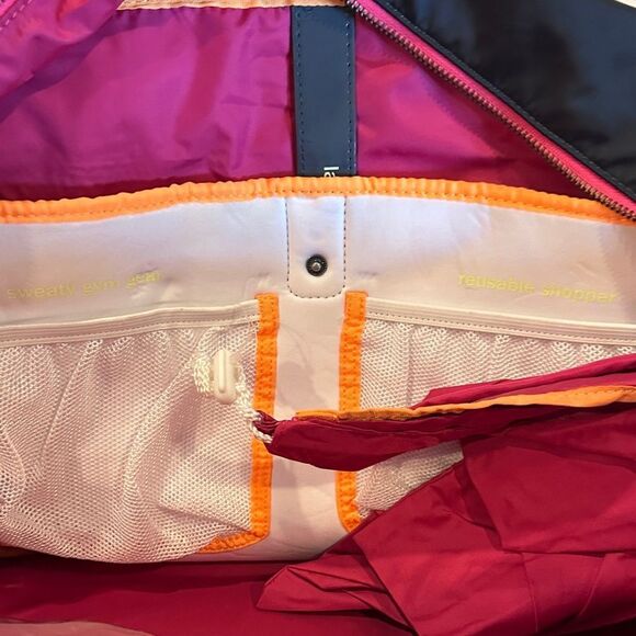 Lululemon Navy Blue with Hot Pink Trim Gym/Bowling Bag - Picture 5 of 7